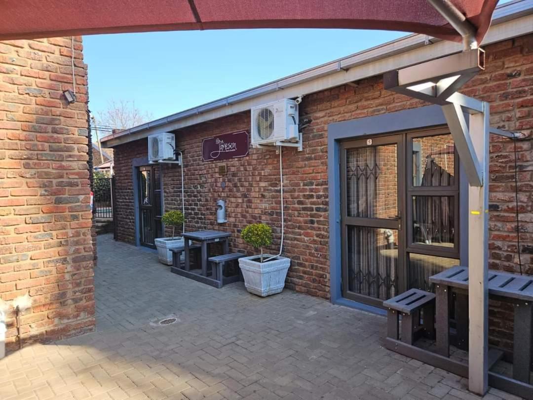 7A Jameson Guesthouse 金伯利 外观 照片