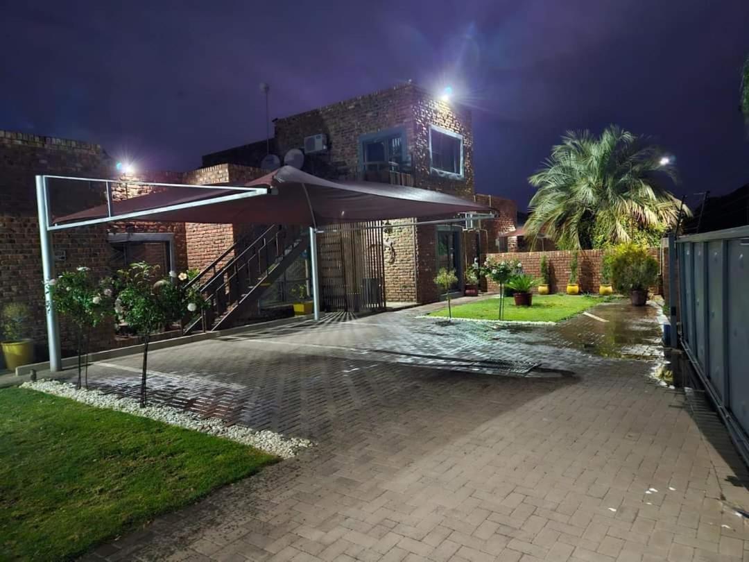 7A Jameson Guesthouse 金伯利 外观 照片